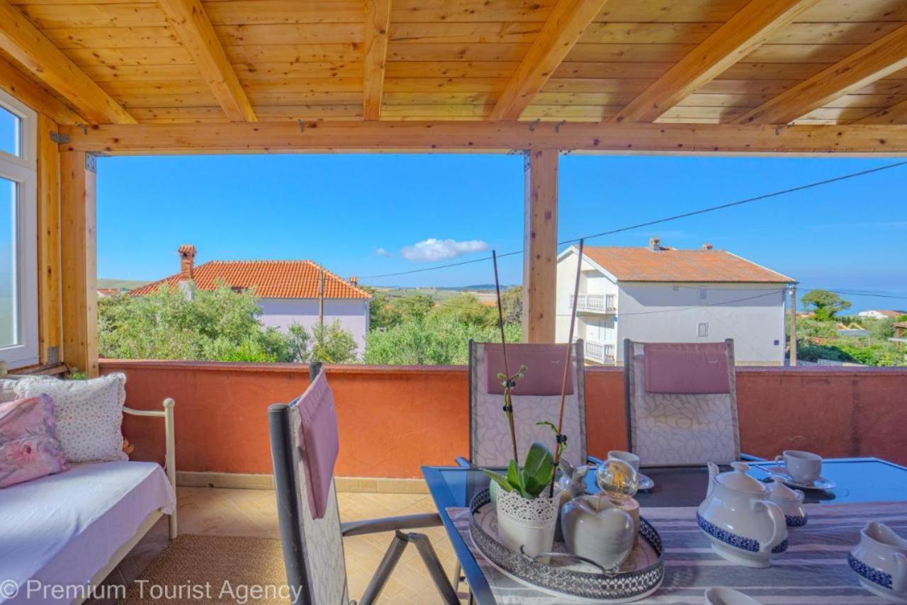 Sunset Apartment With Sea View Povljana Dış mekan fotoğraf