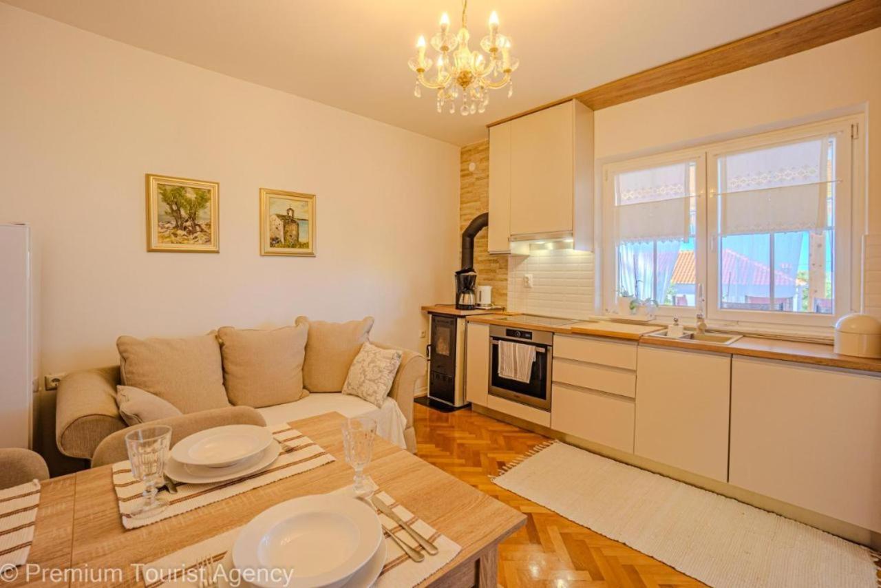 Sunset Apartment With Sea View Povljana Dış mekan fotoğraf